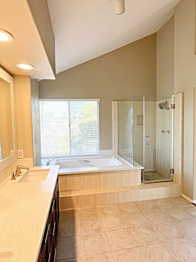 Building Photo - 12460 Picrus St