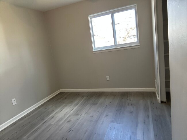 Building Photo - 5901 Roosevelt St