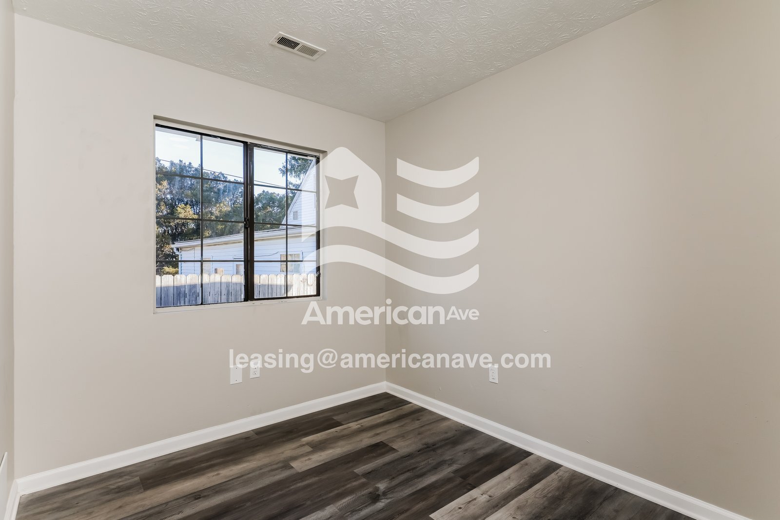 Building Photo - 1851 Norwood Ave