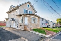 Building Photo - 36 2nd Ave