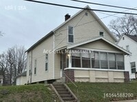 Building Photo - 523 Lydia St NE