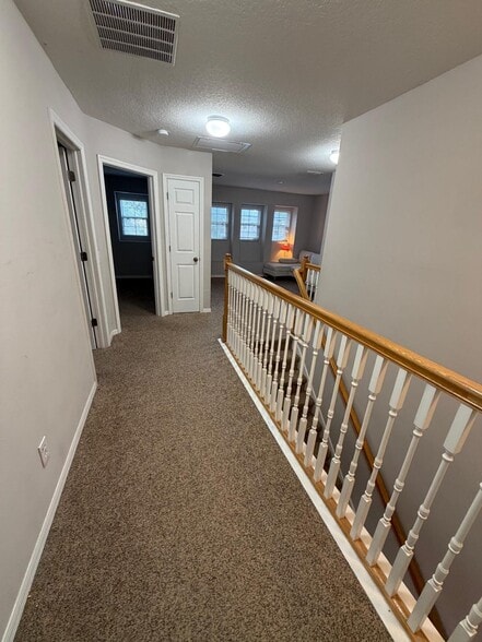 Building Photo - 2405 Silvermoss Dr