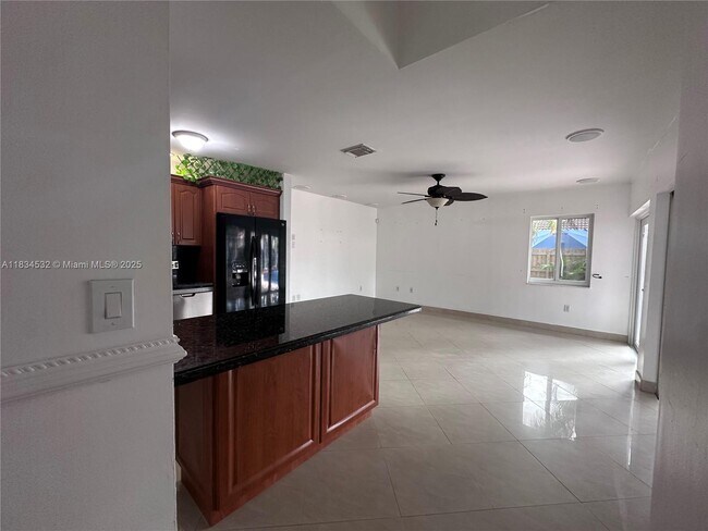Building Photo - 4908 SW 143rd Ave