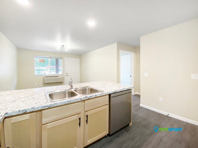 Building Photo - 3484 MT-200
