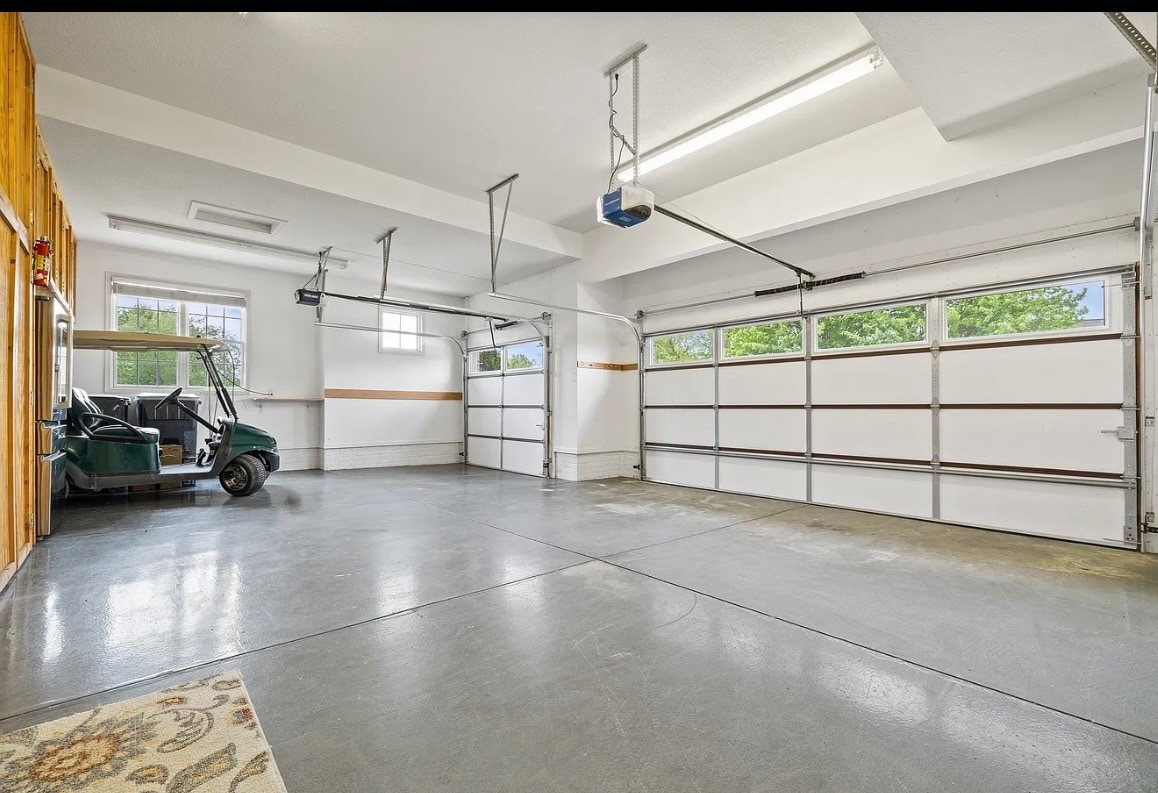 Building Photo - 5583 Beechwood Ter