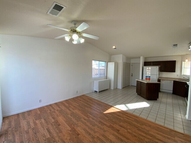 Building Photo - 4 Bedroom Single Story Home Available Near McMahon Blvd NW & Unser Blvd NW!