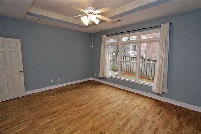Building Photo - 1360 Eastgate Ct