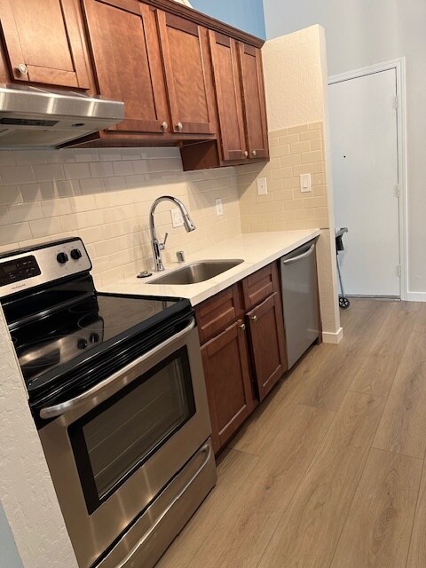 Kitchen - 2055 Ascot Dr