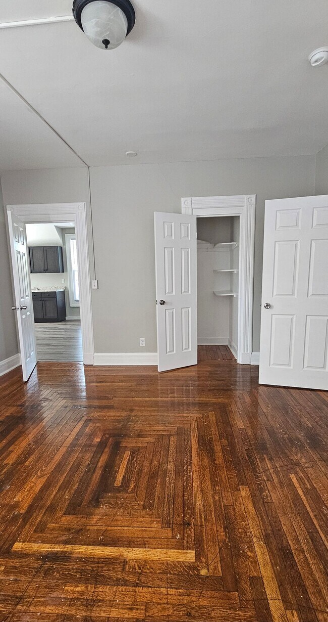 Building Photo - 515 Quinnipiac Ave