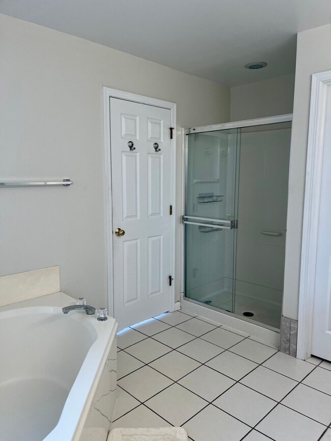 Building Photo - 2205 Clipper Ct