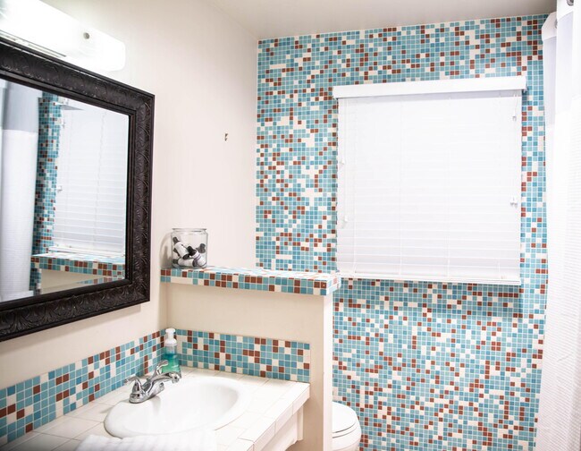 Building Photo - 3405 59th St