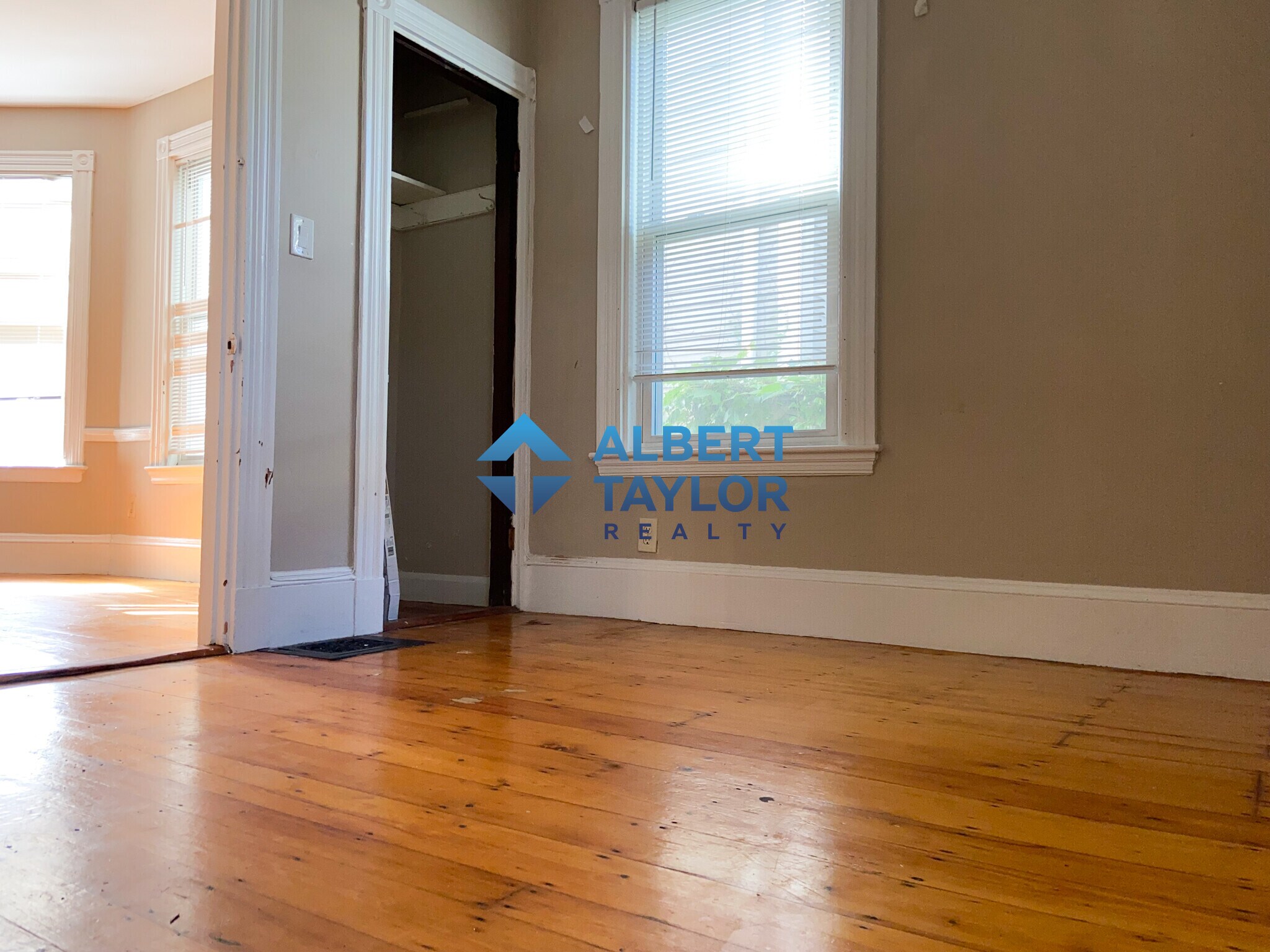 Building Photo - 13 Sachem St