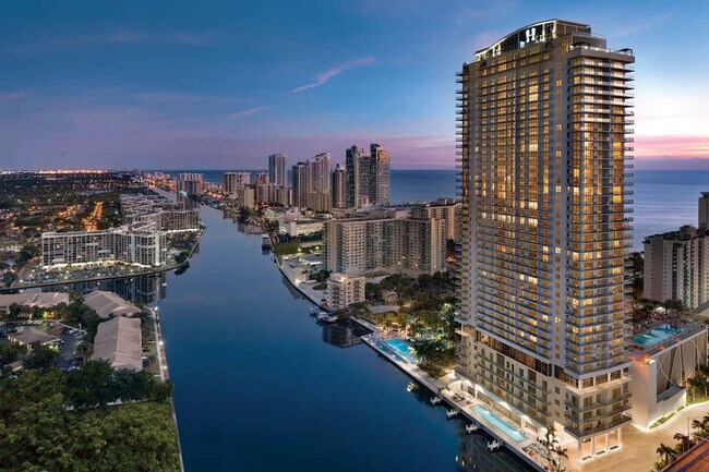 Building Photo - 4010 S Ocean Dr