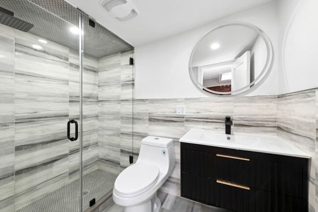 Building Photo - 105 St Felix St