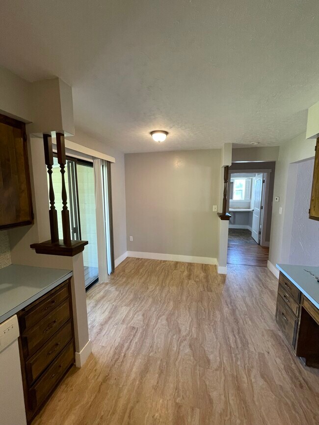 Building Photo - 8921 E Broadway Ave