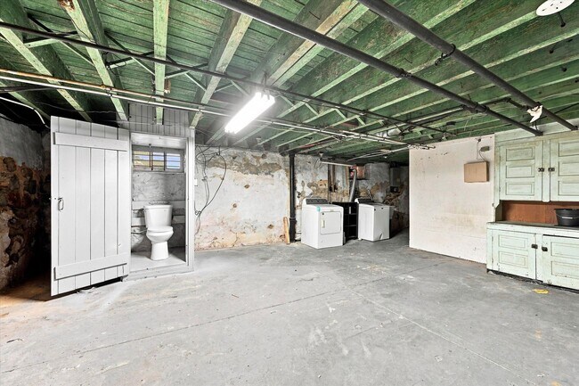 Building Photo - 203 Barrett St
