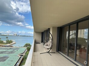 Building Photo - 11113 Biscayne Blvd