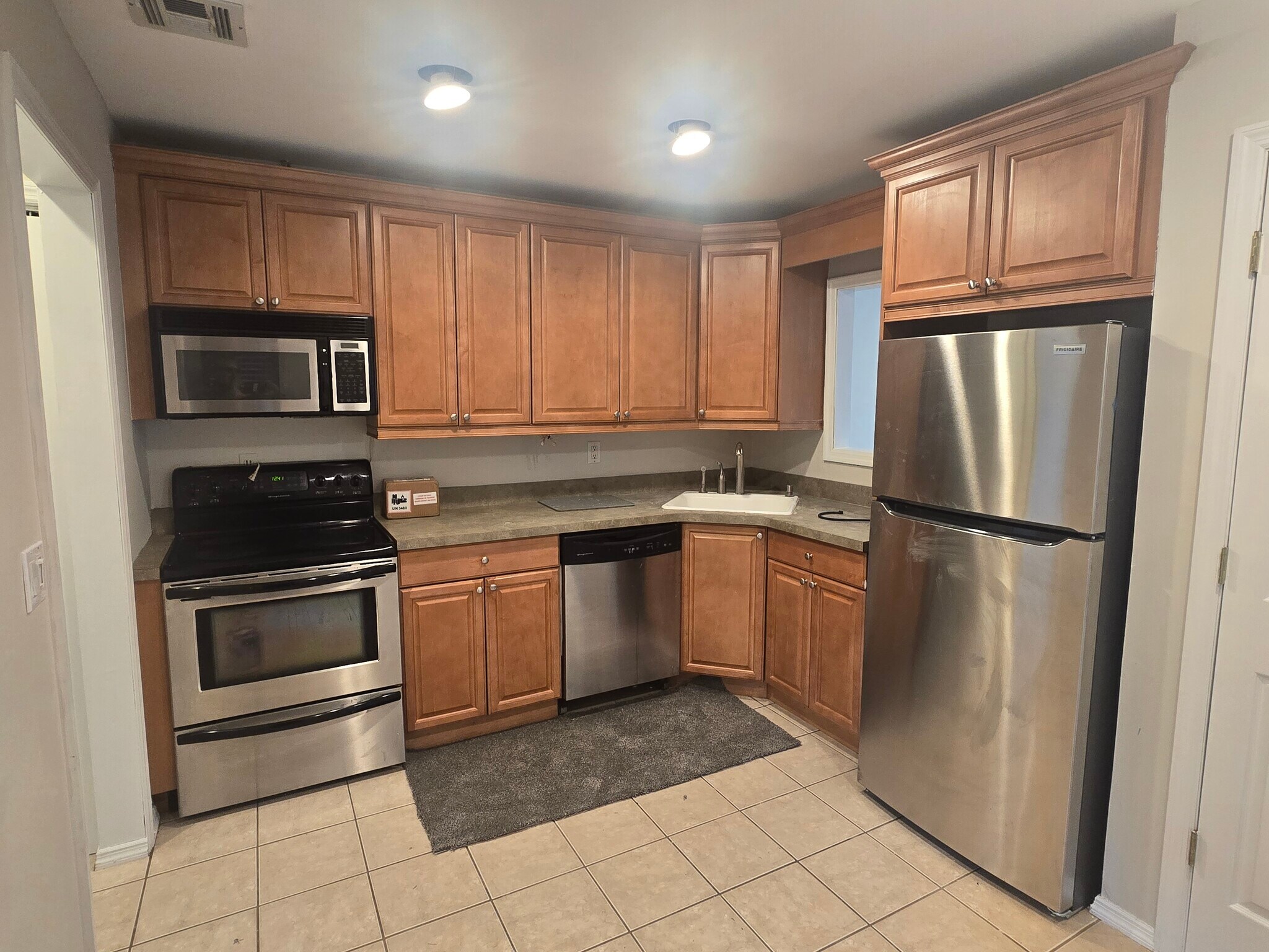 Building Photo - 68 Scarlett Dr