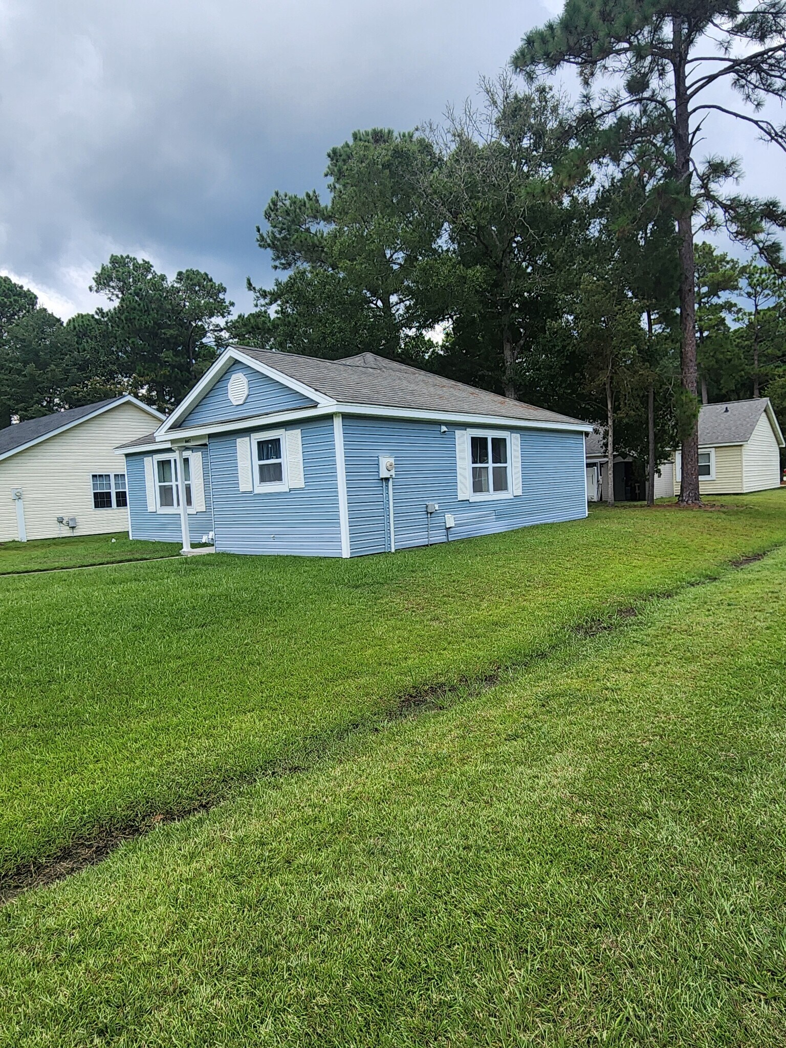 Building Photo - 6662 Wisteria Dr