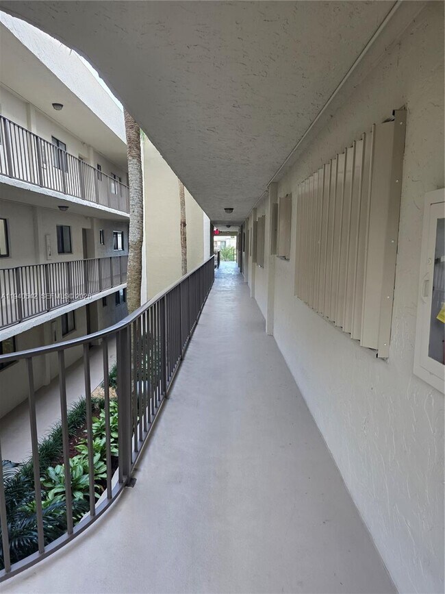 Building Photo - 8065 SW 107th Ave