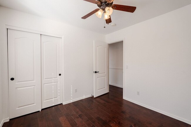 Building Photo - YEAR END MOVE IN SPECIAL!  NEWLY RENOVATED...