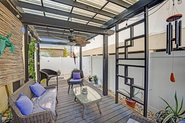 Building Photo - 2000 Jackson St