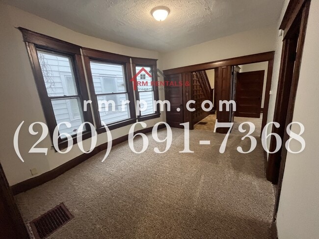 Building Photo - 439 E Taber St