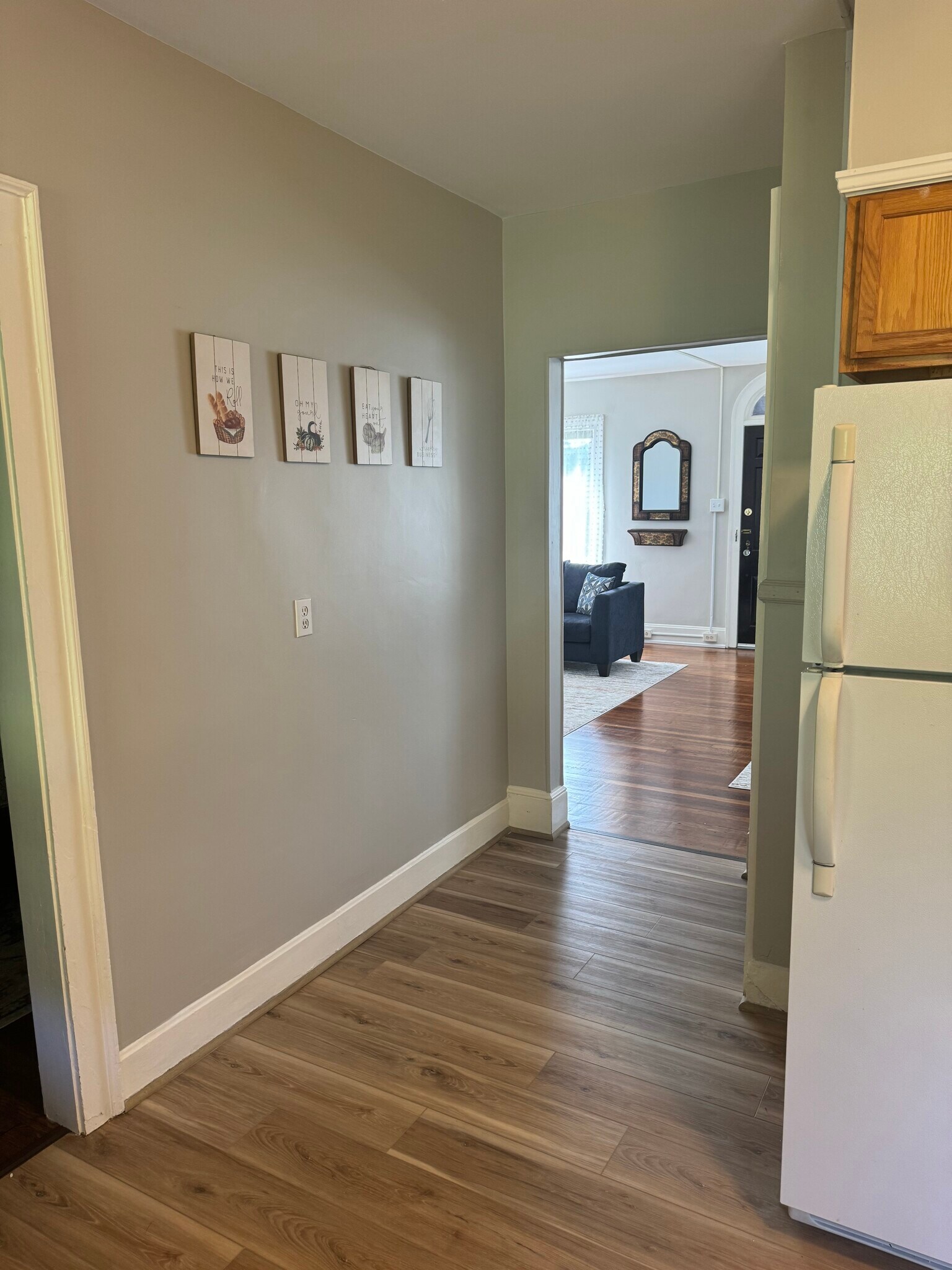 Building Photo - 1132 Milford St