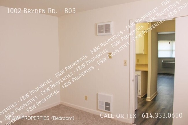 Building Photo - 1002 Bryden Rd