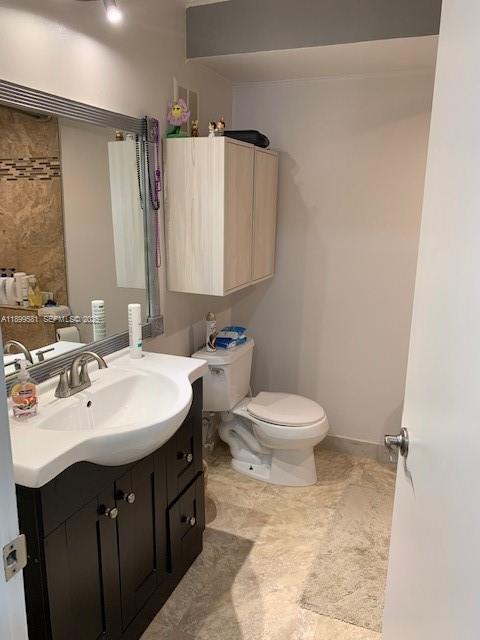 Building Photo - 303 Racquet Club Rd