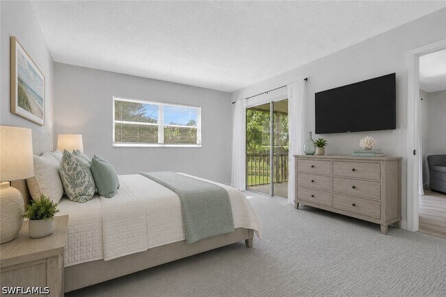 Building Photo - 4912 Tamiami Trl E