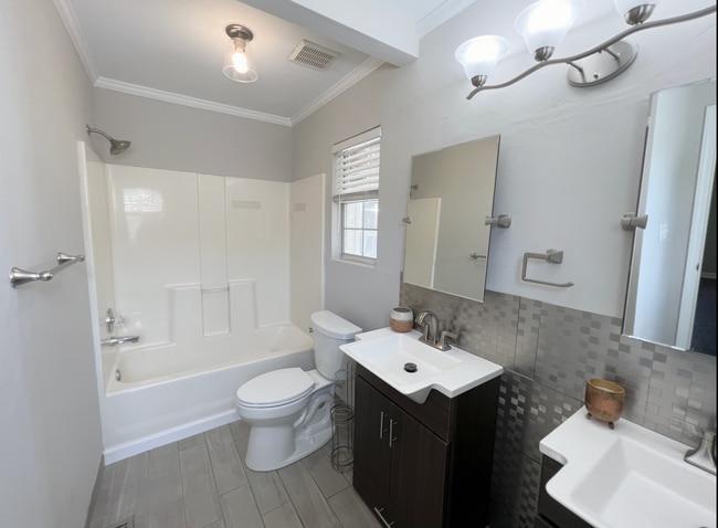 Building Photo - Lovely 3bd 2ba  In the heart of Wake Fores...