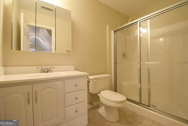Building Photo - 208 Turnbridge Cir