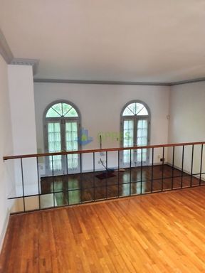 Building Photo - Upscale beautiful and spacious 3-bedroom, 2.5-bathroom apartment Oakland/Shadyside area