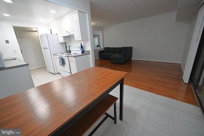 Building Photo - 2237 Castle Rock Square