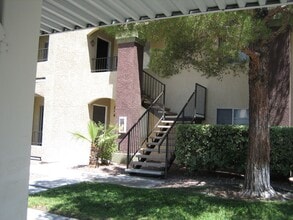 Building Photo - NICE CONDO, 3 BEDROOMS, 2 FULL BATHS, NEW ...