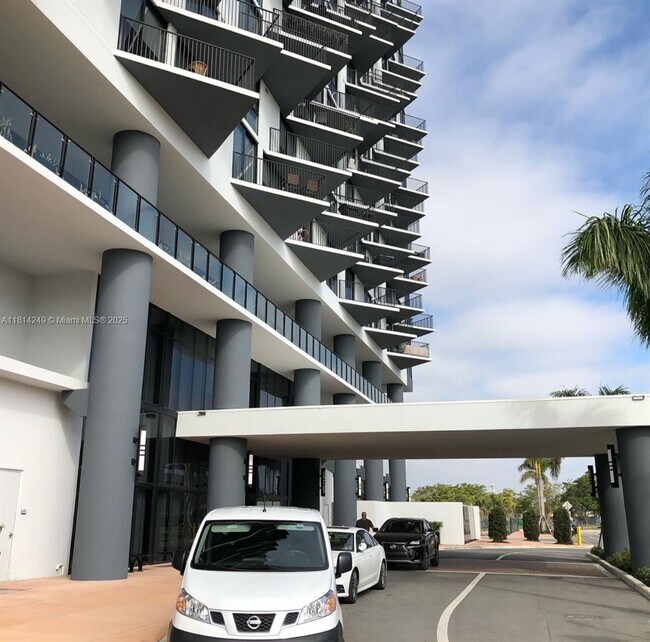 Building Photo - 5300 Paseo Blvd