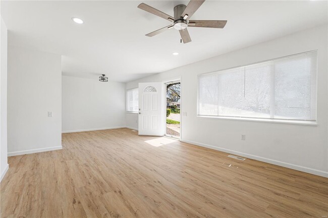 Building Photo - 2705 Belair Terrace