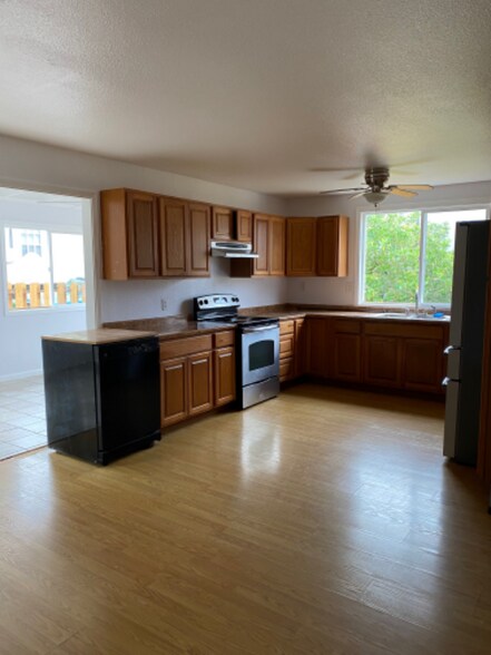 Building Photo - 45-606-606 Mahinui Rd