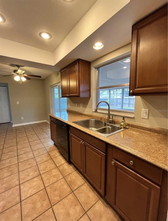 Building Photo - 2224 Willow Tree Trail