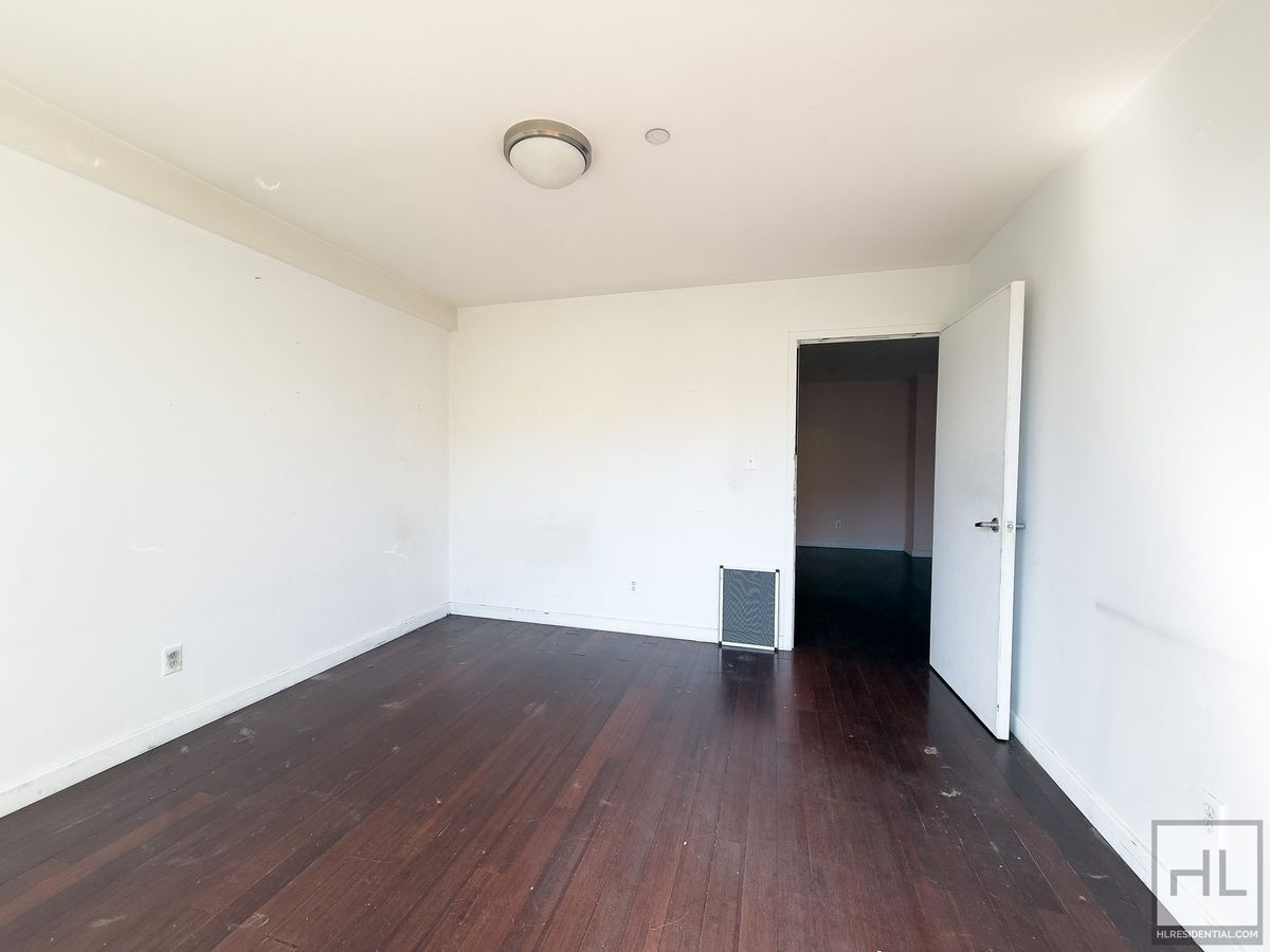 Building Photo - STANHOPE STREET / Sunlit Bushwick 2-Bed (F...
