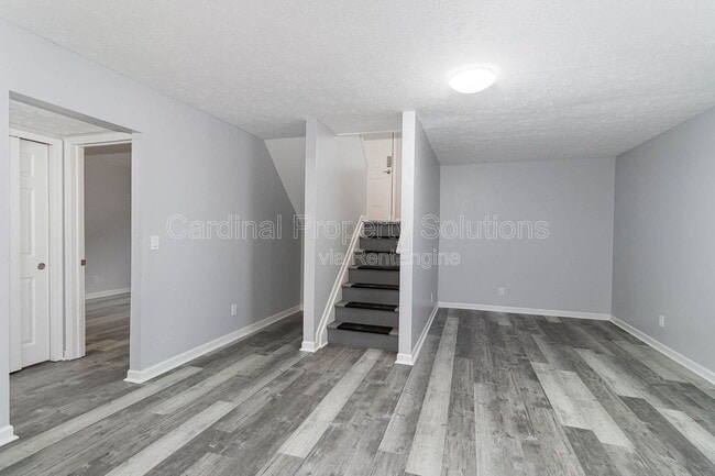 Building Photo - 7831 Glen Orchard Dr