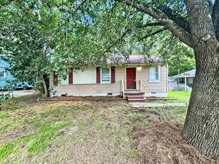 Primary Photo - 3514 Hines St