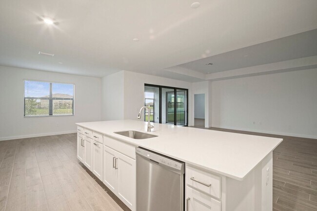 Building Photo - Spacious home 3beds+Den 3 baths located in...
