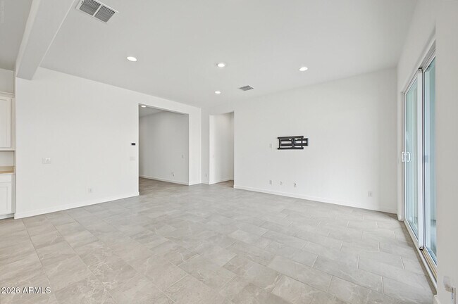 Building Photo - 9654 W Mitchell Dr