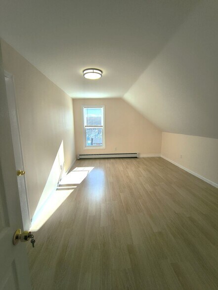 Building Photo - 26 Main St