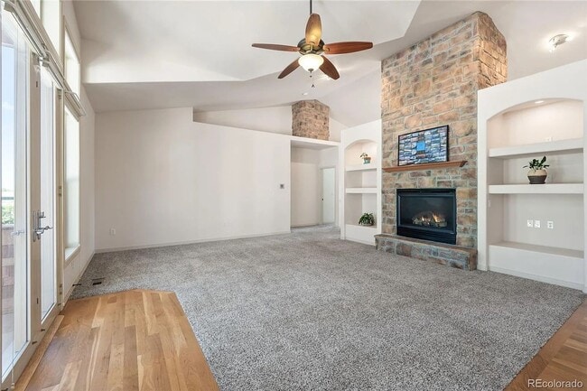 Building Photo - Amazing, Large & Beautiful Lakewood Home A...