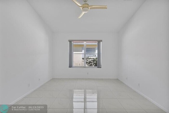 Building Photo - 9631 Orchid Grove Trail