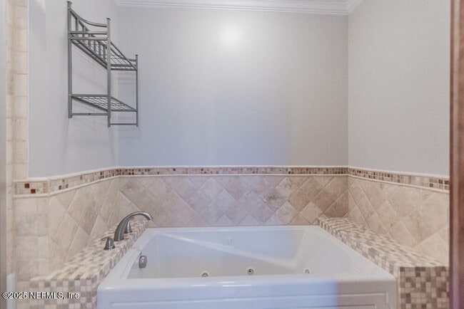 Building Photo - 8330 Cross Timbers Dr W