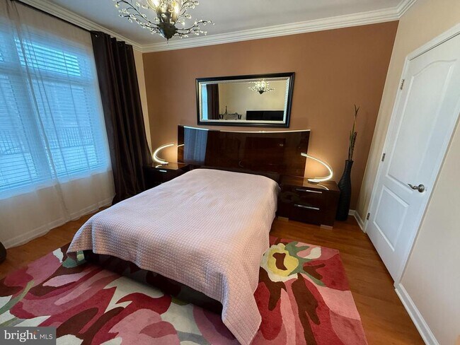 Building Photo - 266 Carson Terrace